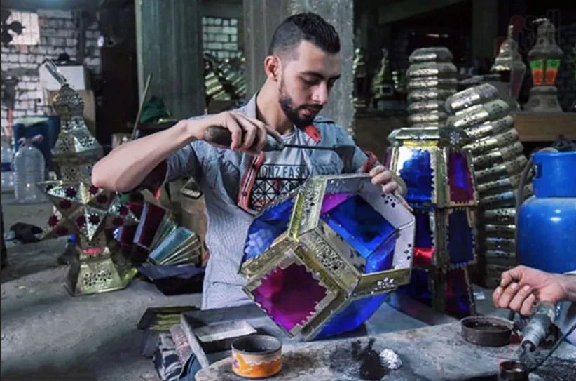 The art of making Ramadan lanterns in the Arab world
