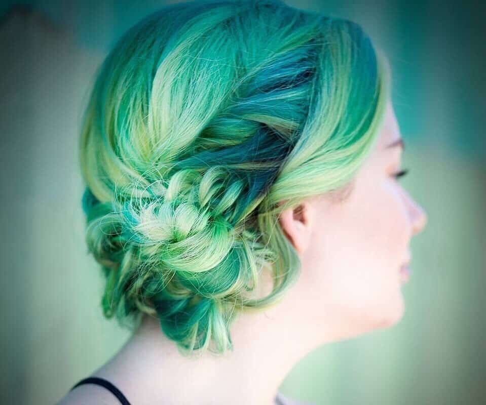 girl with green half updo