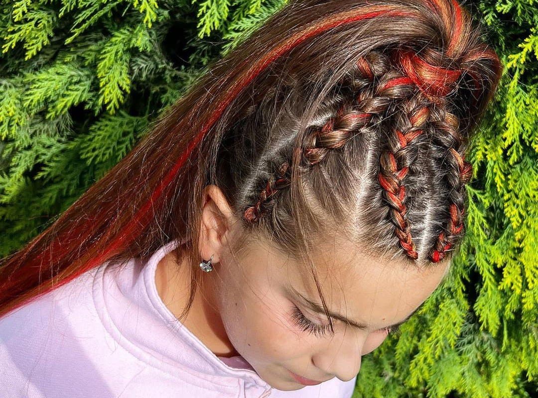 girl with brown and red ponytail